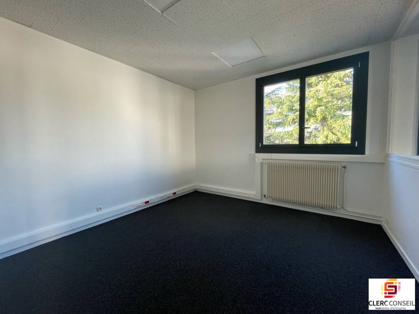 Location - Bureaux 150m² - Bihorel