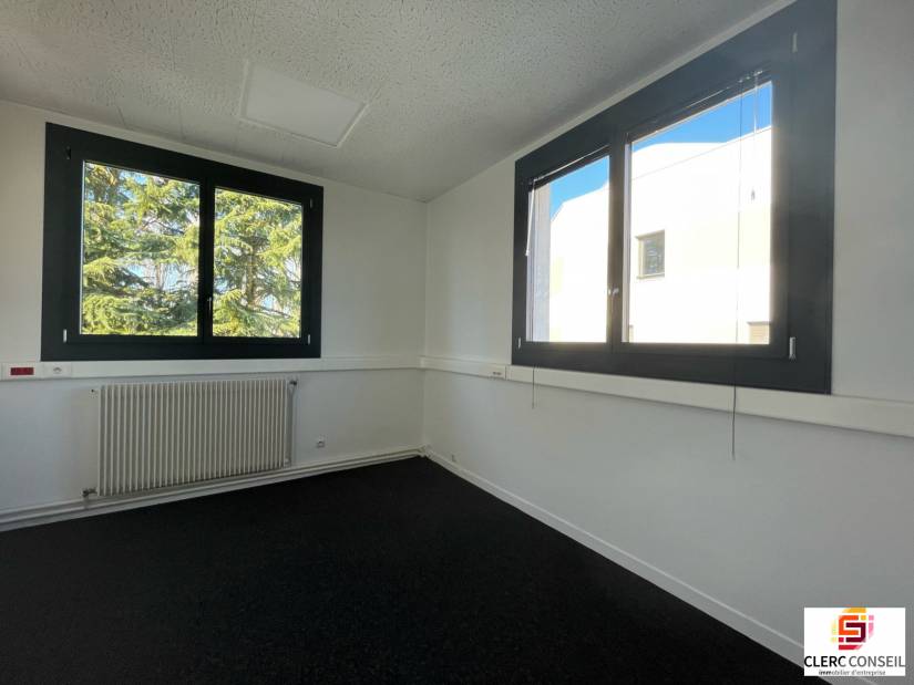 Location - Bureaux 150m² - Bihorel