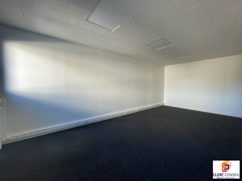 Location - Bureaux 150m² - Bihorel