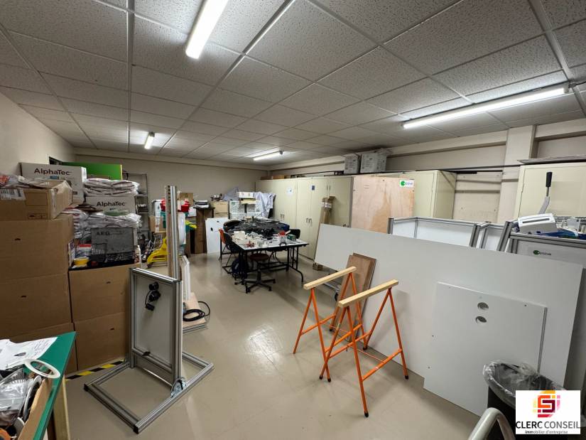 Vente - Bureaux 2660m² - Mont-saint-aignan