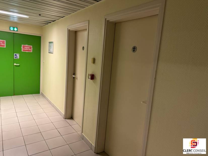 Vente - Bureaux 2660m² - Mont-saint-aignan