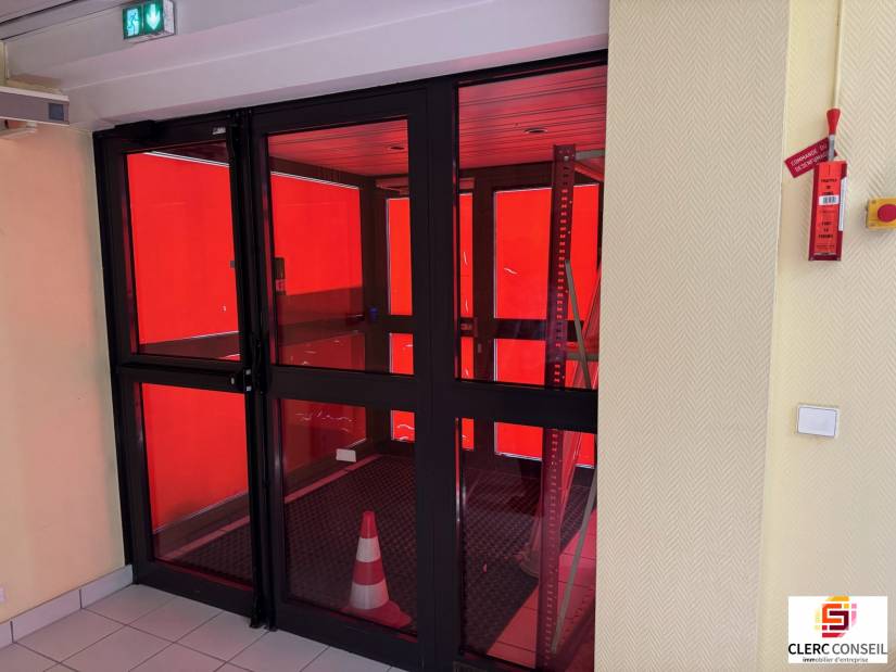 Vente - Bureaux 2660m² - Mont-saint-aignan