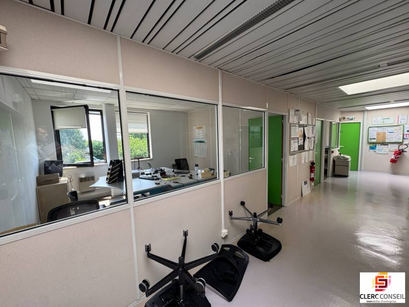 Vente - Bureaux 2660m² - Mont-saint-aignan