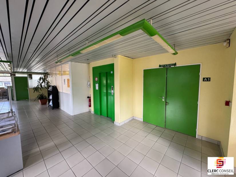 Vente - Bureaux 2660m² - Mont-saint-aignan