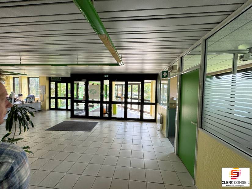 Vente - Bureaux 2660m² - Mont-saint-aignan