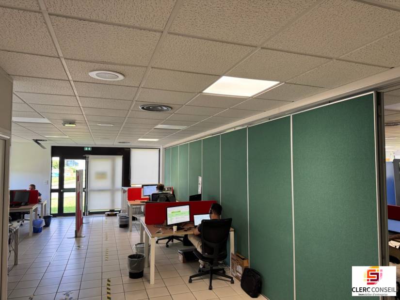 Vente - Bureaux 2660m² - Mont-saint-aignan