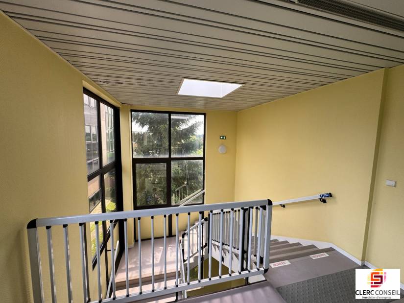 Vente - Bureaux 2660m² - Mont-saint-aignan