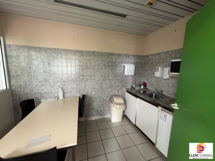 Vente - Bureaux 2660m² - Mont-saint-aignan