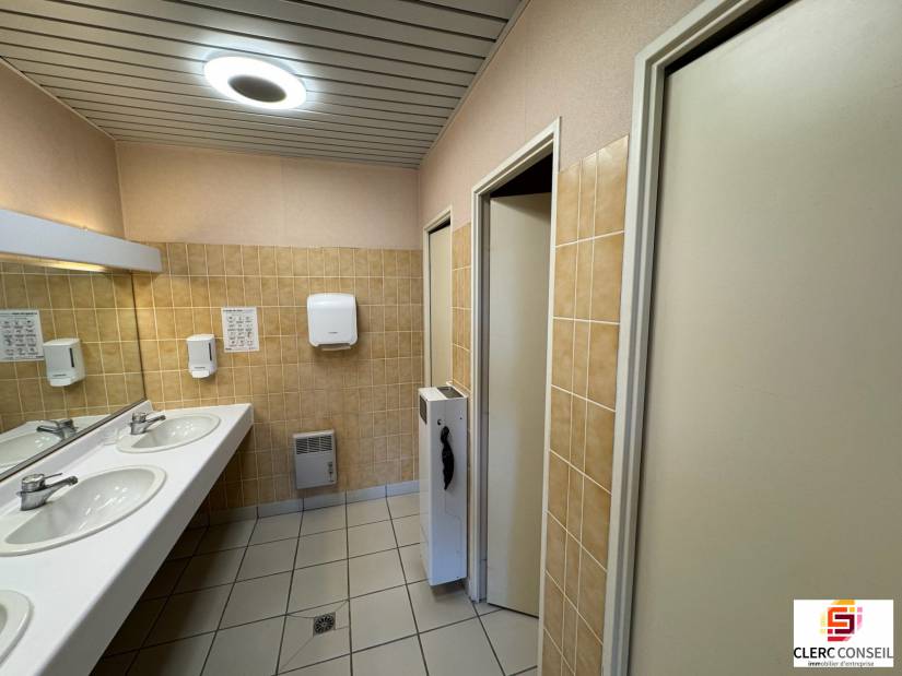 Vente - Bureaux 2660m² - Mont-saint-aignan