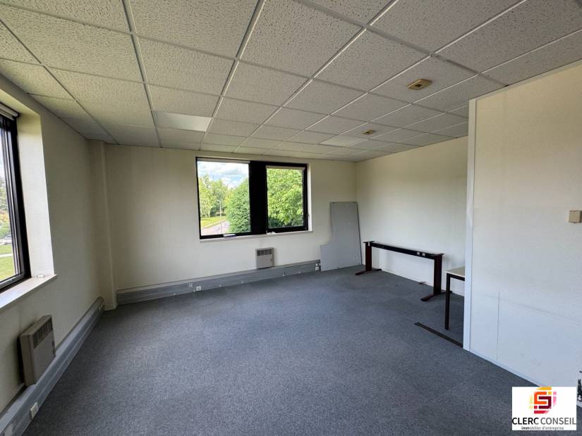 Vente - Bureaux 2660m² - Mont-saint-aignan