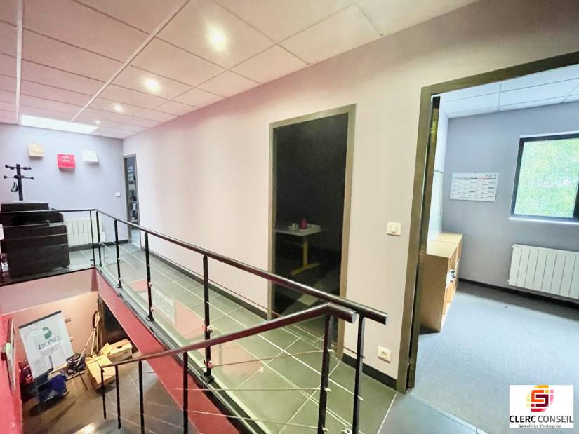 Location - Bureaux 75m² - Saint-jean-du-cardonnay