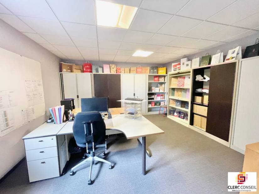 Location - Bureaux 75m² - Saint-jean-du-cardonnay