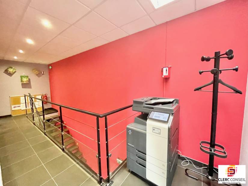 Location - Bureaux 75m² - Saint-jean-du-cardonnay