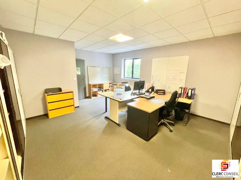 Location - Bureaux 75m² - Saint-jean-du-cardonnay