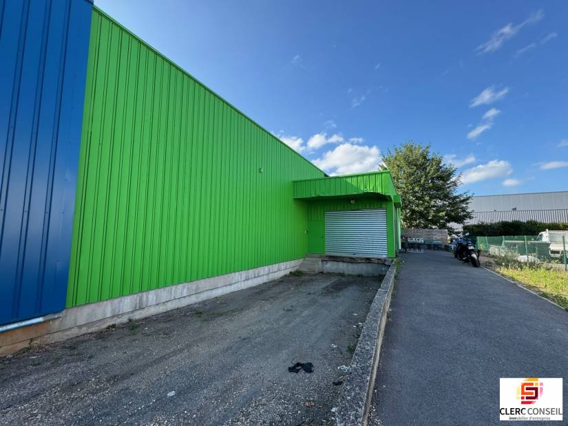 Location - Local d'activité 388m² - Val-de-reuil