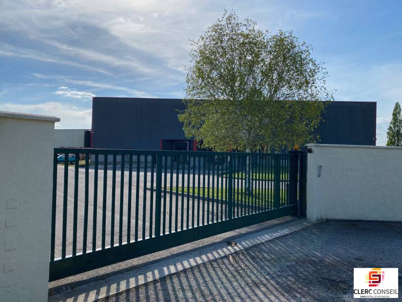 Location - Local d'activité 2750m² - Heudebouville