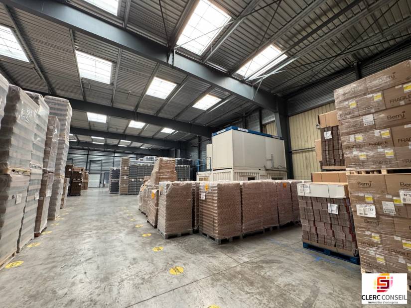 Location - Local d'activité 2750m² - Heudebouville