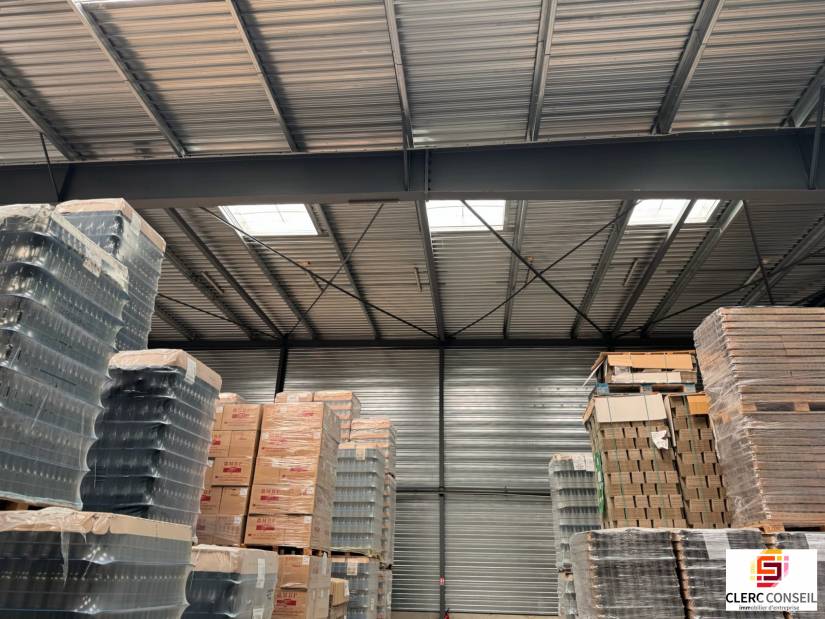 Location - Local d'activité 2750m² - Heudebouville