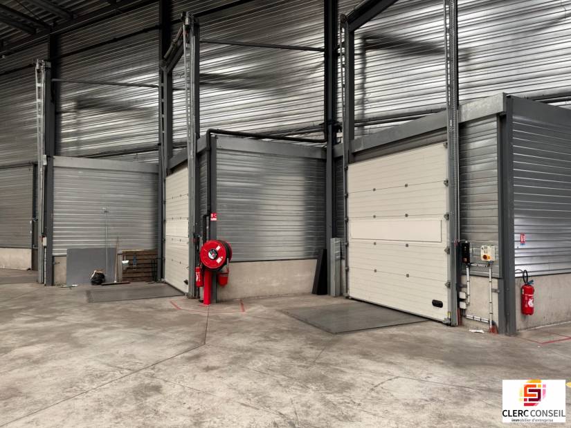 Location - Local d'activité 2750m² - Heudebouville