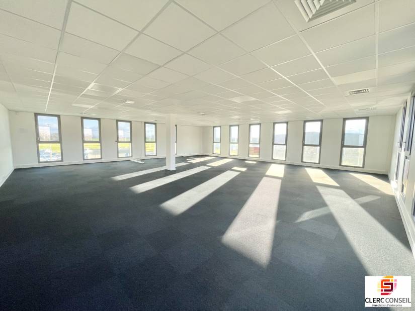 Location - Bureaux 282m² - Saint-martin-du-vivier