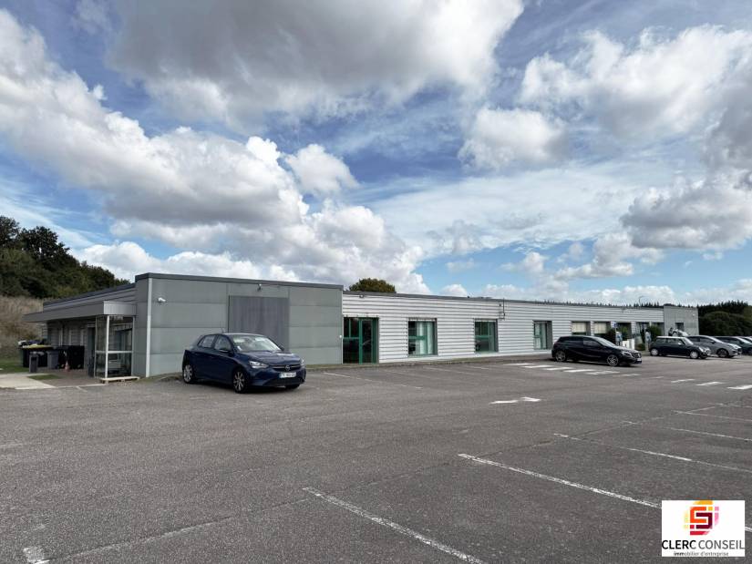 Vente - Bureaux 1078m² - Vironvay