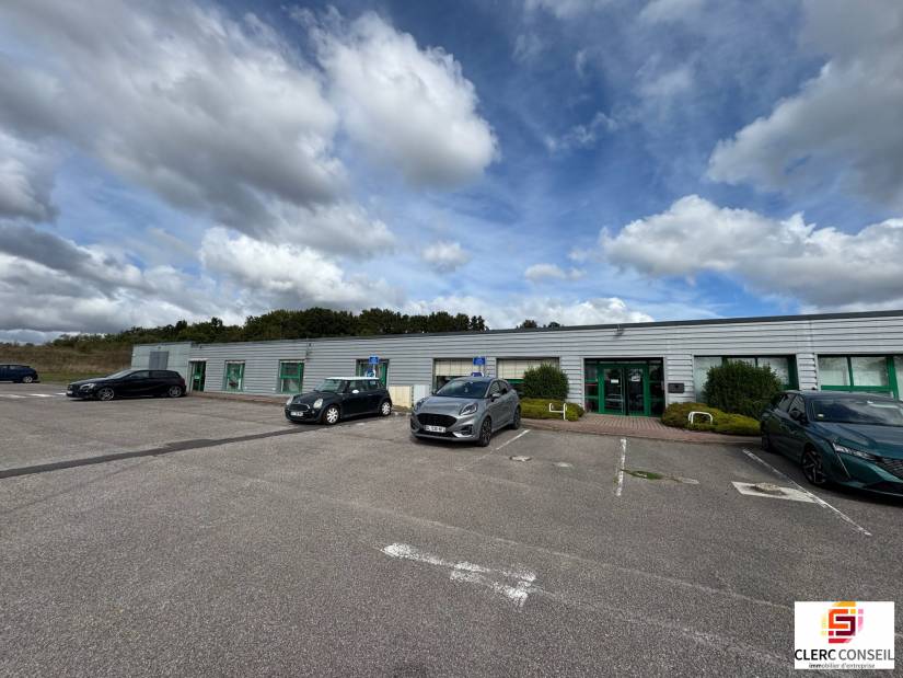 Vente - Bureaux 1078m² - Vironvay