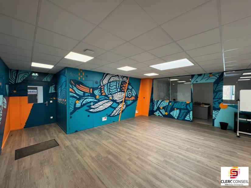 Vente - Bureaux 1078m² - Vironvay