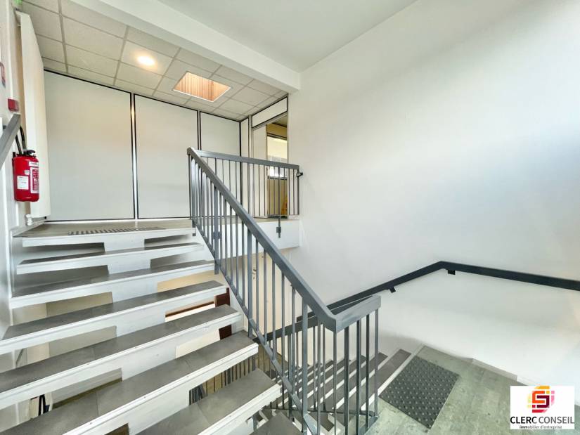 Location - Bureaux 192m² - Saint-Étienne-du-rouvray