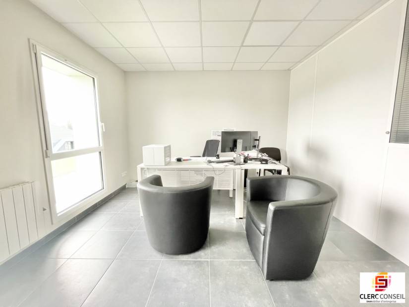 Vente - Bureaux 170m² - Boos
