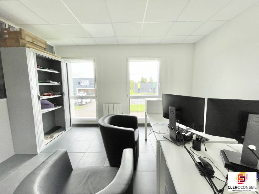 Vente - Bureaux 170m² - Boos