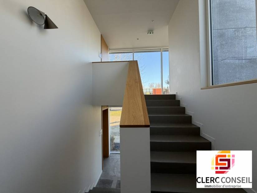 Location - Bureaux 73m² - Mont-saint-aignan