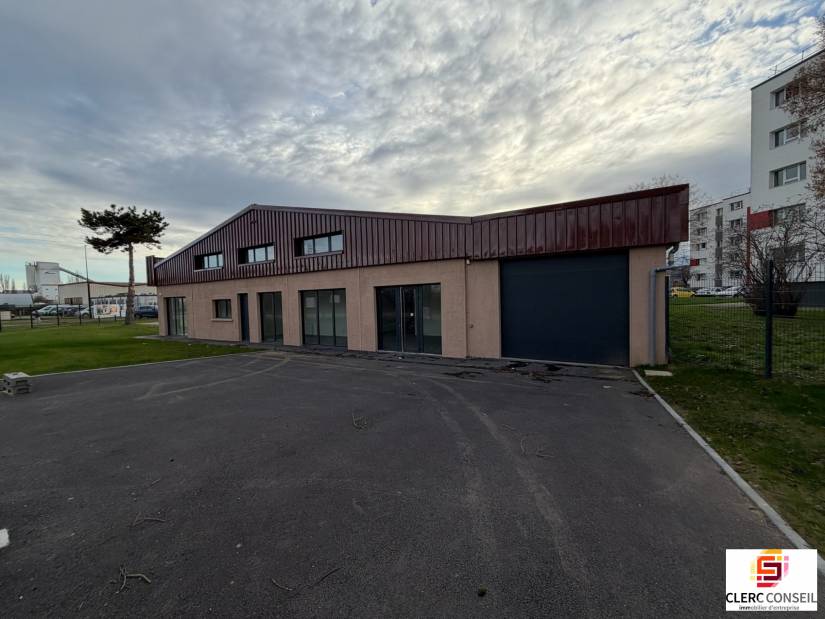 Location - Local d'activité 343m² - Saint-marcel