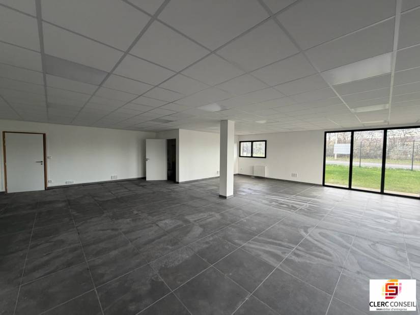 Location - Local d'activité 343m² - Saint-marcel