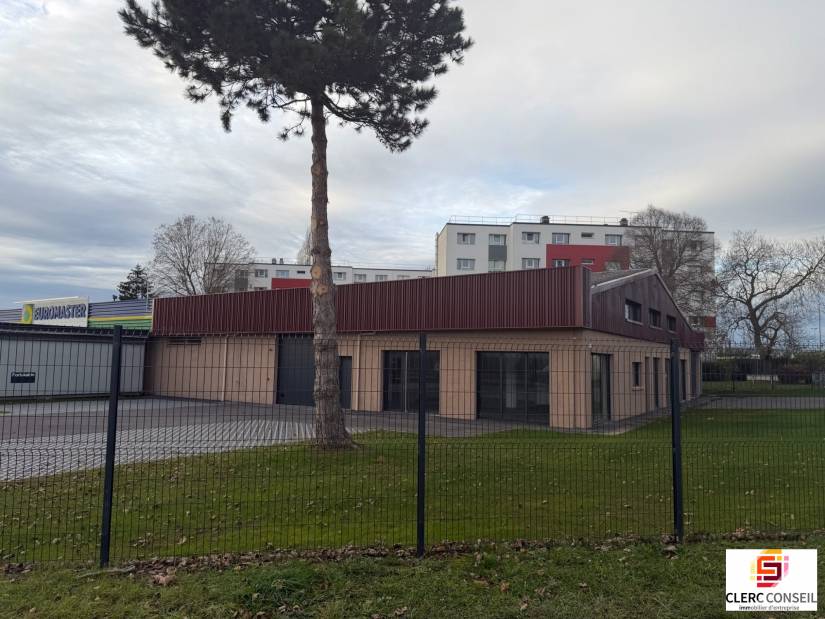 Location - Local d'activité 221m² - Saint-marcel