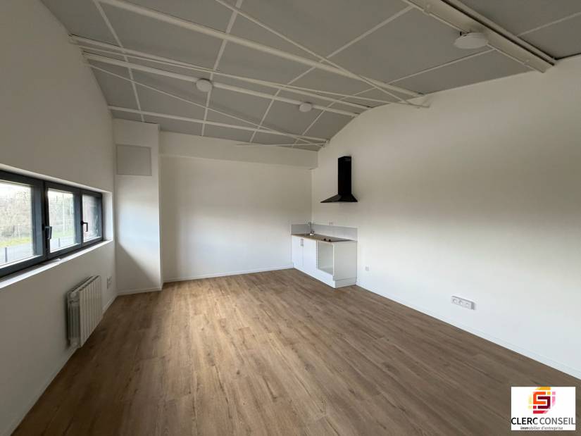 Location - Local d'activité 221m² - Saint-marcel