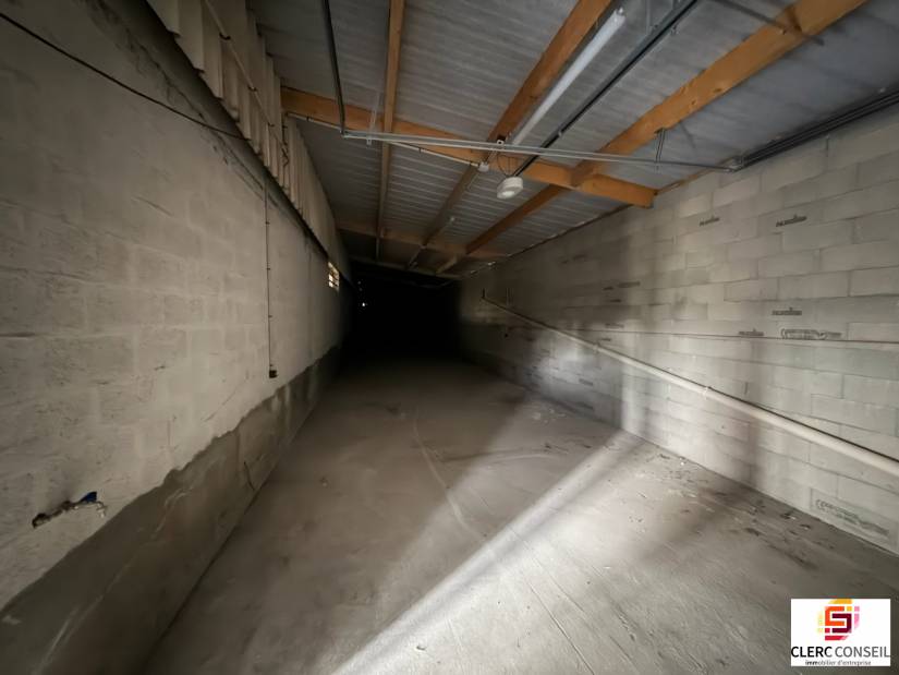 Location - Local d'activité 221m² - Saint-marcel