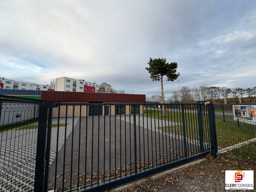 Location - Local d'activité 221m² - Saint-marcel