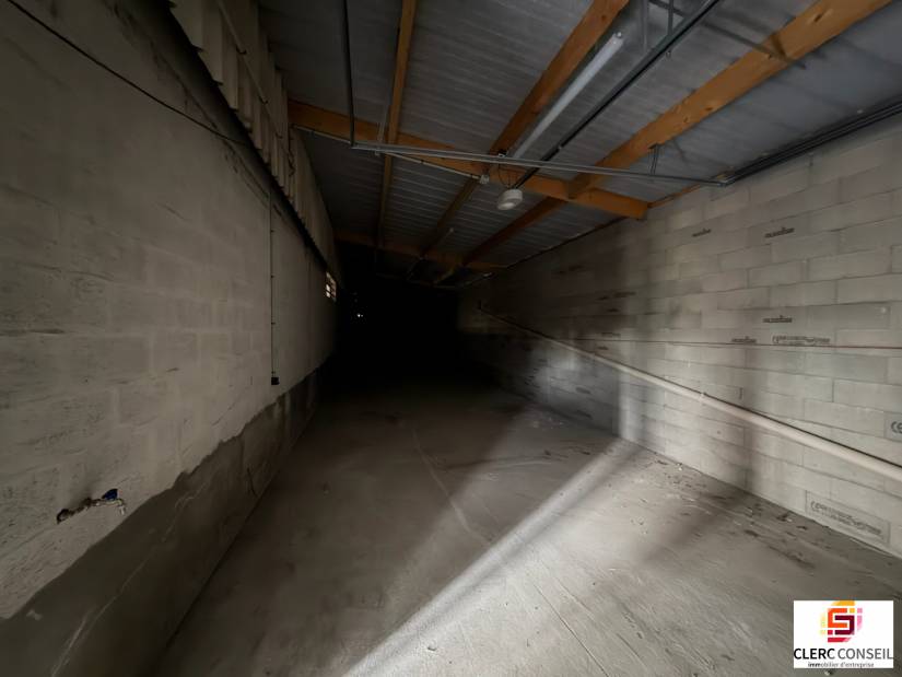 Location - Local d'activité 221m² - Saint-marcel