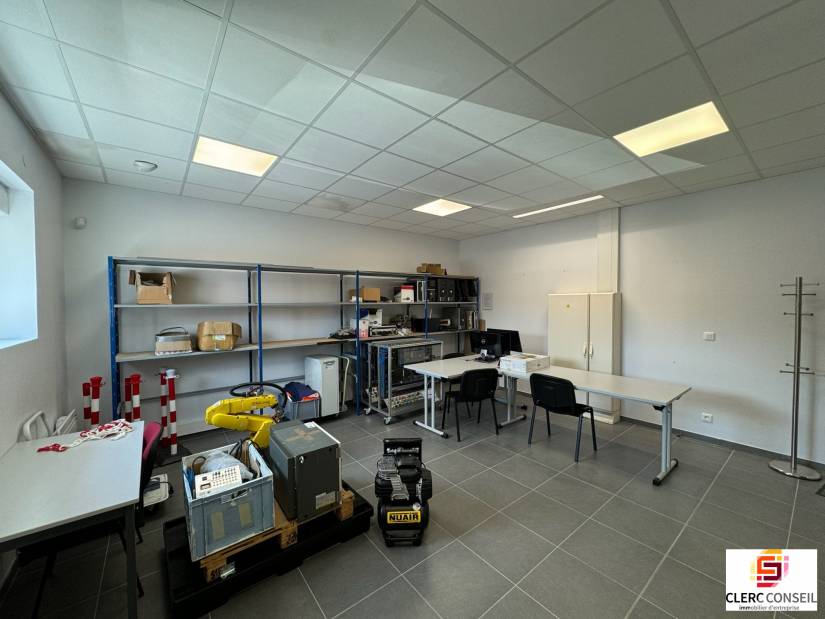 Location - Bureaux 78m² - Mont-saint-aignan