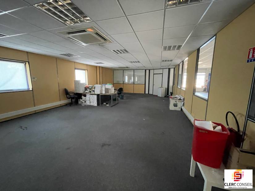 Location - Local d'activité 4723m² - Saint-Étienne-du-rouvray