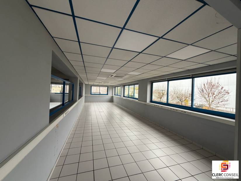 Location - Local d'activité 3105m² - Louviers