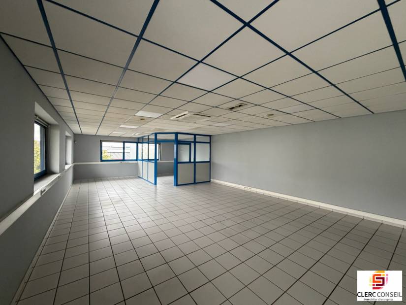 Location - Local d'activité 3105m² - Louviers