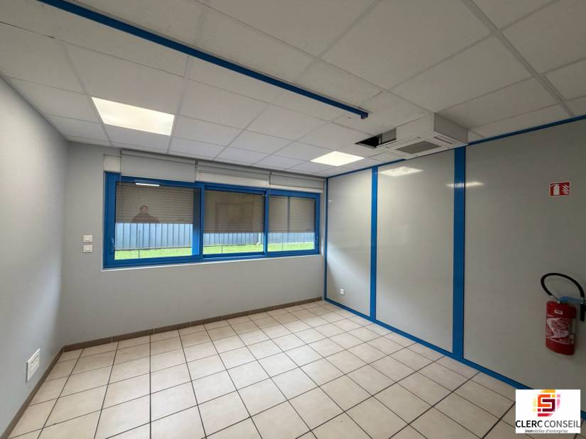 Location - Local d'activité 3105m² - Louviers