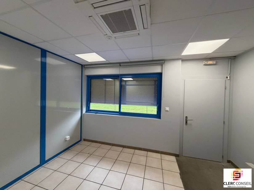 Location - Local d'activité 3105m² - Louviers