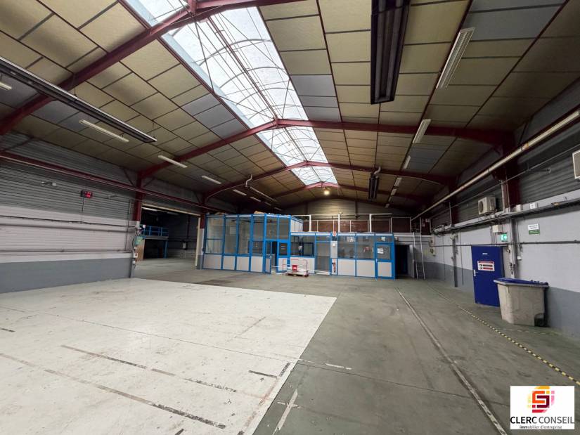 Location - Local d'activité 3105m² - Louviers
