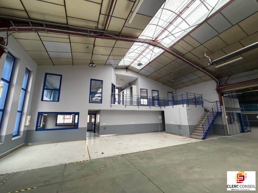 Location - Local d'activité 3105m² - Louviers