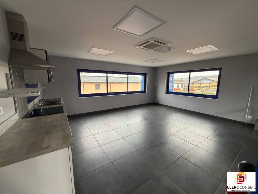 Location - Local d'activité 3105m² - Louviers