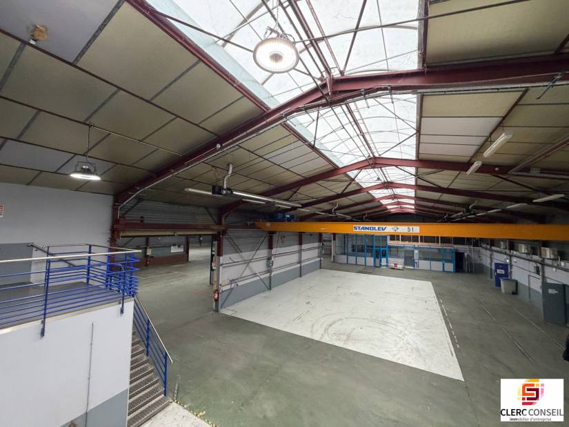 Location - Local d'activité 3105m² - Louviers