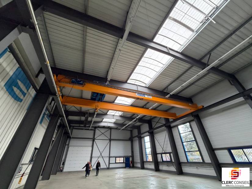 Location - Local d'activité 3105m² - Louviers