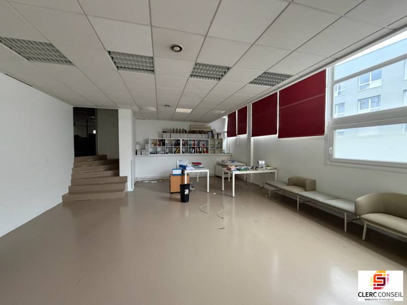 Location - Bureaux 548m² - Petit-couronne